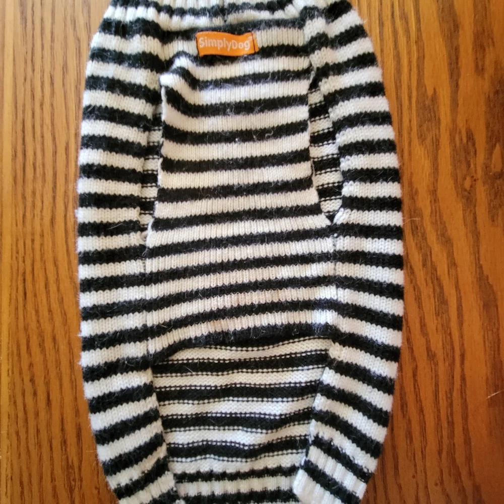 Vtg 2013 Black & White Striped Skull Pet Sweater by Simply Dog Halloween Costume